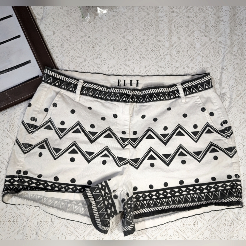 Elle 12 black/white tribal print cotton chino‎ style shorts 3" inseam